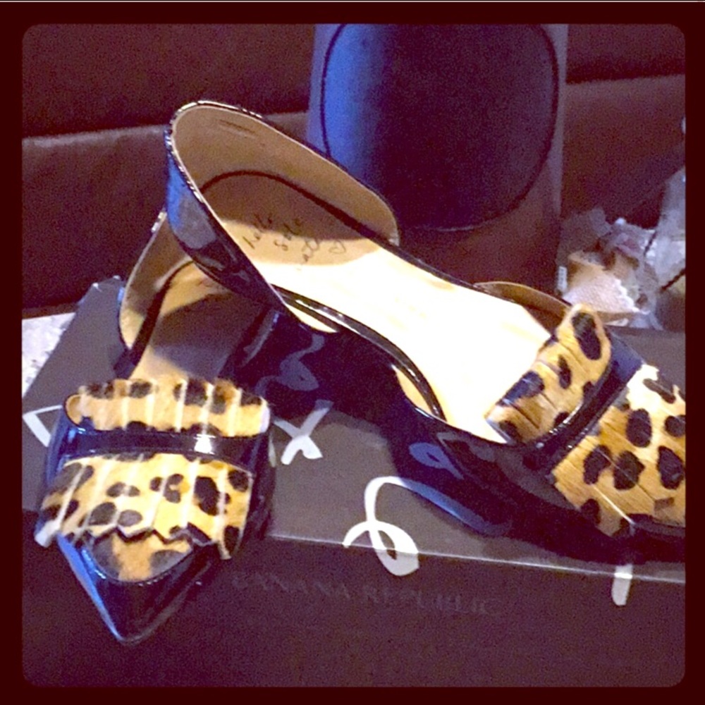 Banana Republic Leopard Flats